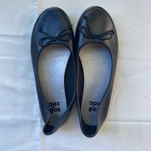 Zoe & Zac’s Girls/Women’s Black Flats